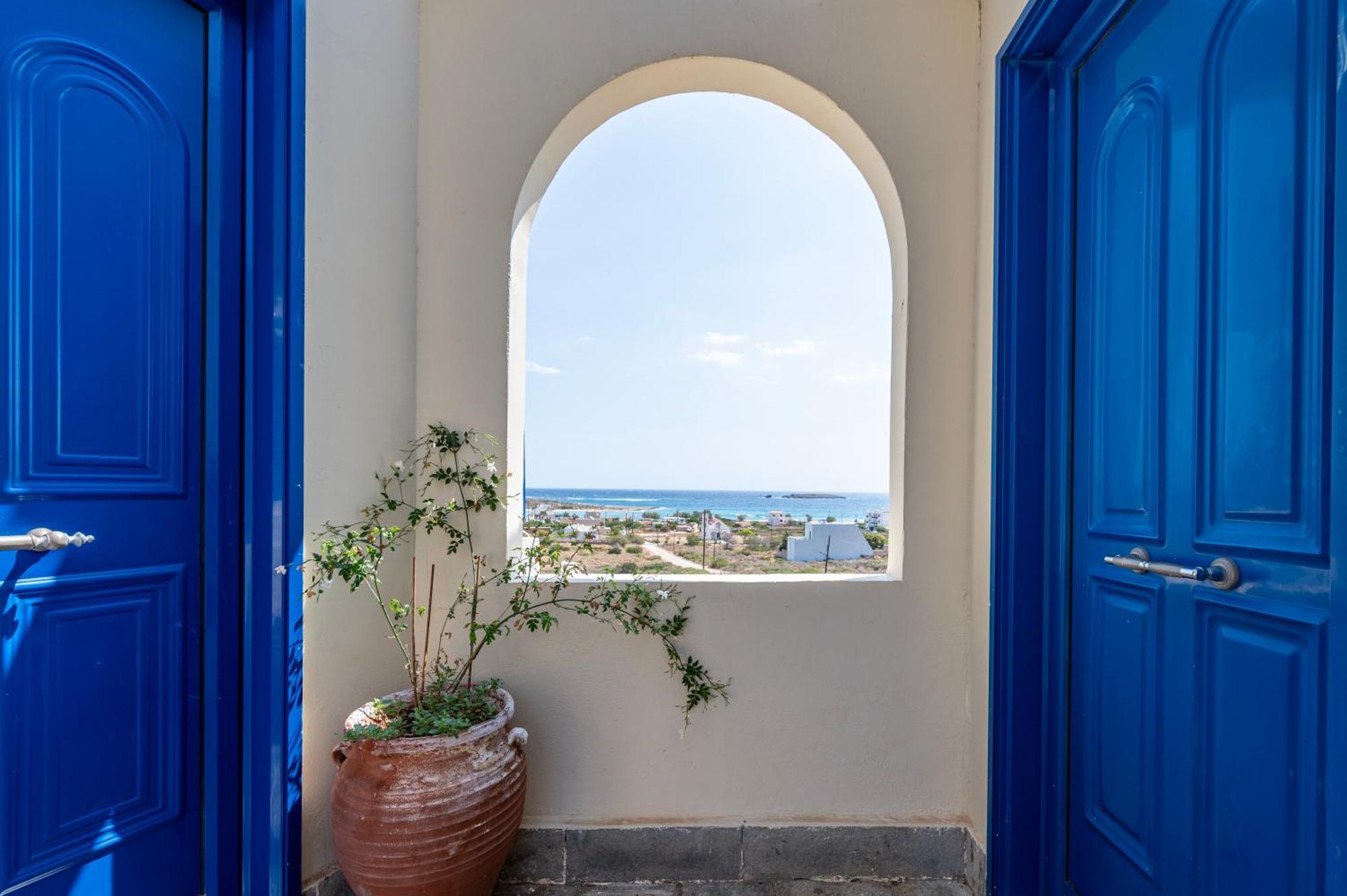Agnadi Blue Apartments Diakofti 外观 照片